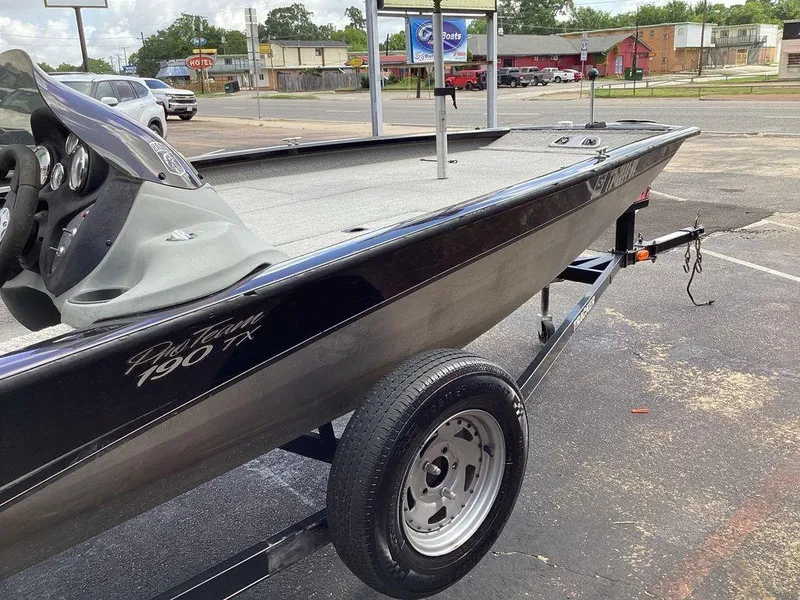 Slide: The Image of Tracker Pro 190 TX 2013 - 17