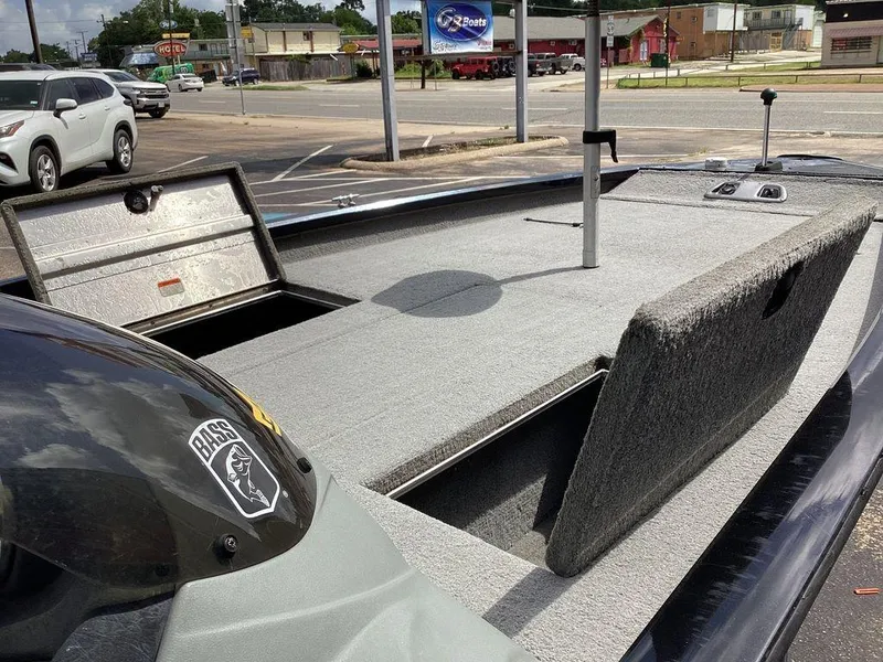 Slide: The Image of Tracker Pro 190 TX 2013 - 28