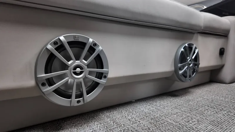 Slide: The Image of Speakers in Barletta ARIA A22UC boat, model year 2026. - 44