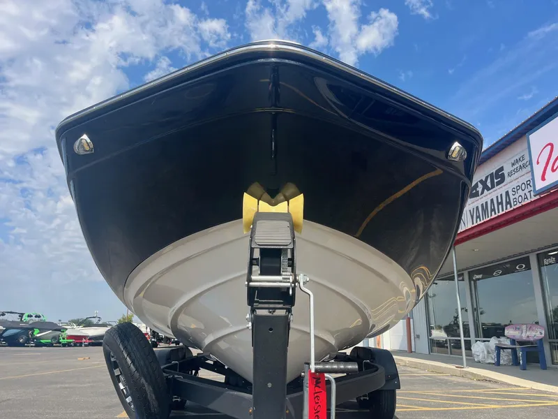 Slide: The Image of Yamaha 212S 2020 - 11