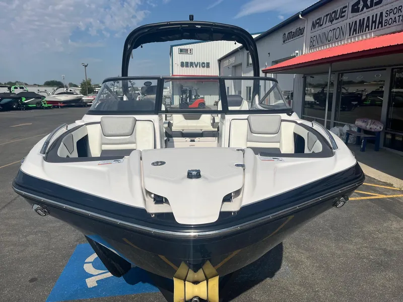 Slide: The Image of Yamaha 212S 2020 - 12