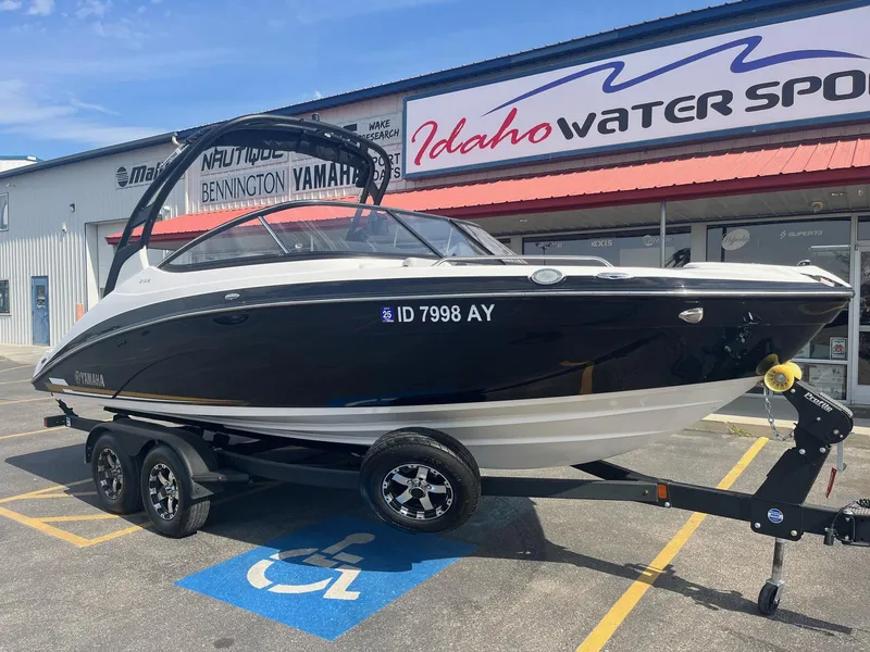 Slide: The Image of Yamaha 212S 2020 - 13