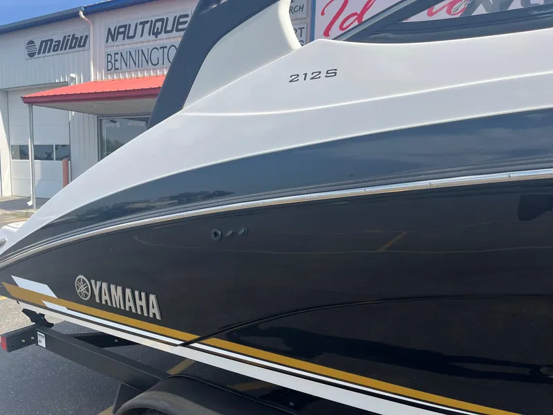Slide: The Image of Yamaha 212S 2020 - 14
