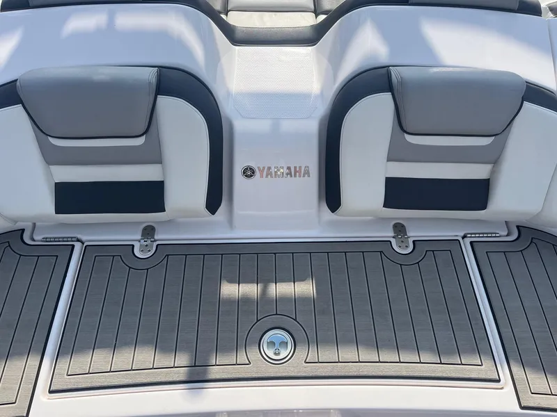 Slide: The Image of Yamaha 212S 2020 - 15