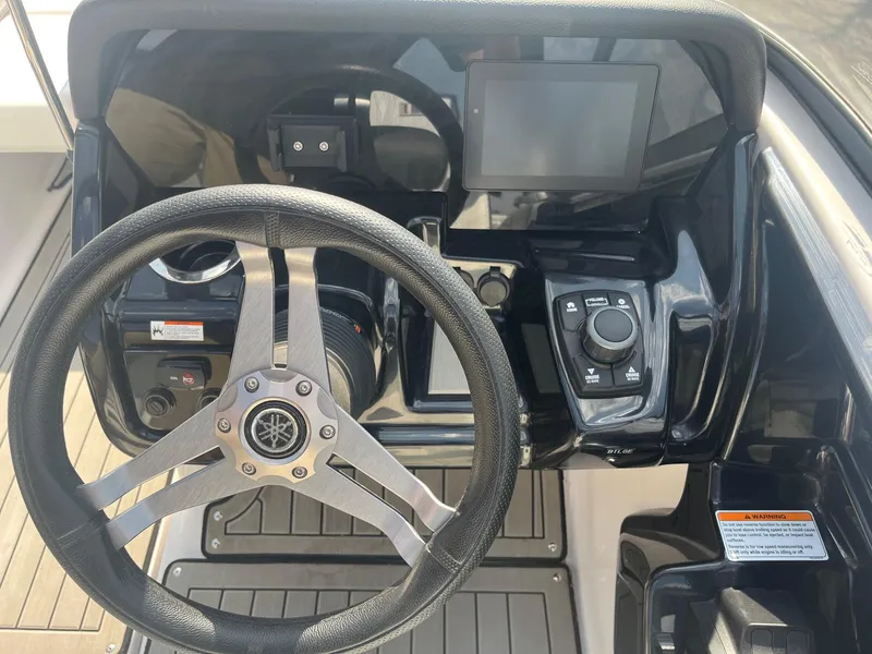 Slide: The Image of Yamaha 212S 2020 - 29