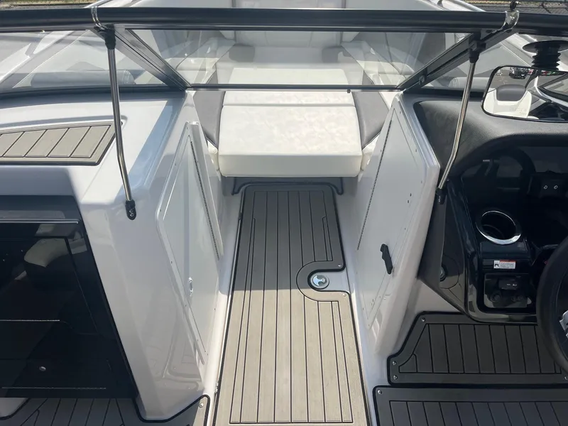 Slide: The Image of Yamaha 212S 2020 - 30