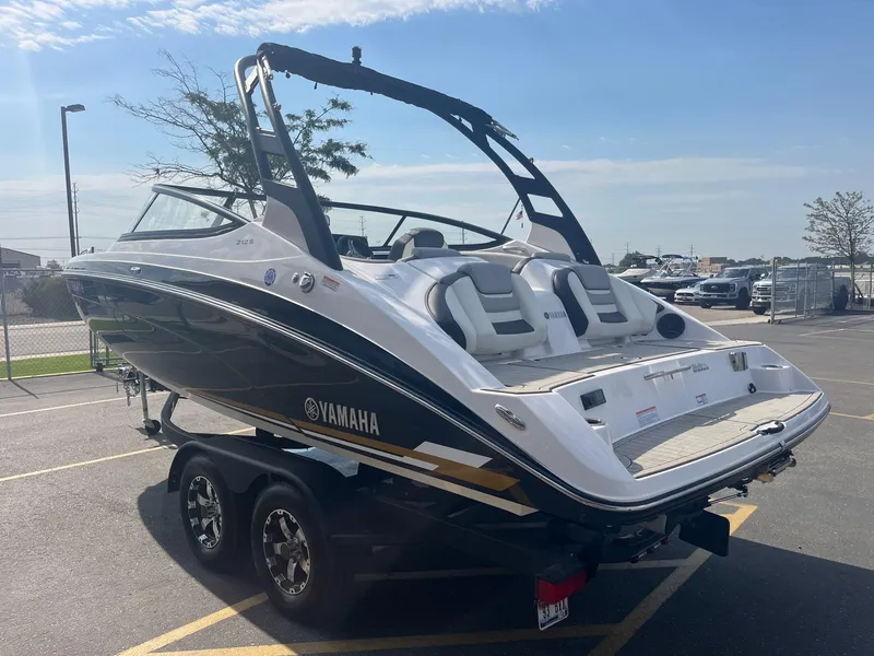 Slide: The Image of Yamaha 212S 2020 - 7