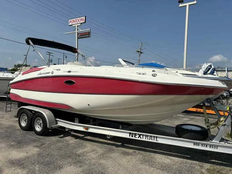 The Image of Hurricane FunDeck GS 220 OB 2009 - 1