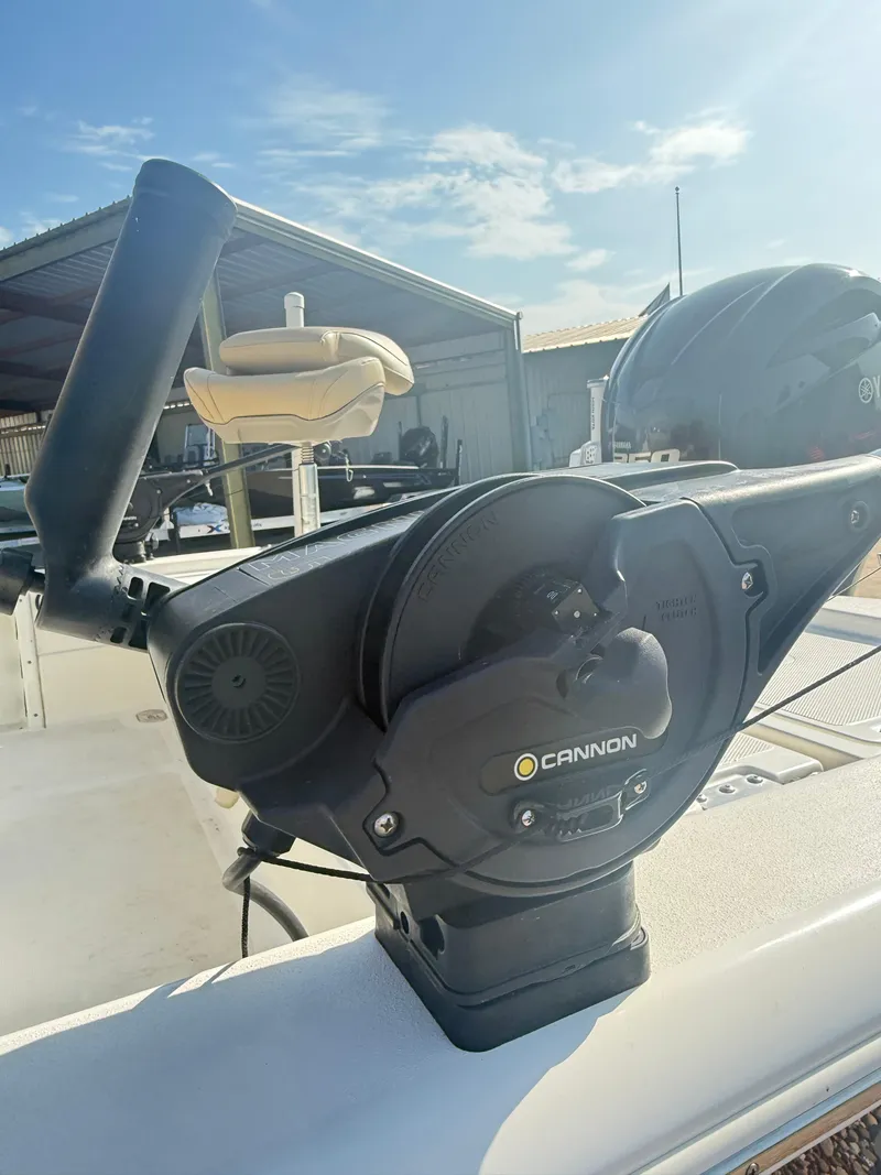 Slide: The Image of NauticStar 227 XTS BAY 2019 - 24