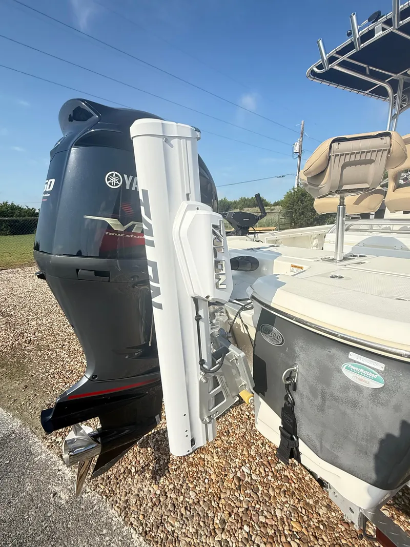 Slide: The Image of NauticStar 227 XTS BAY 2019 - 26