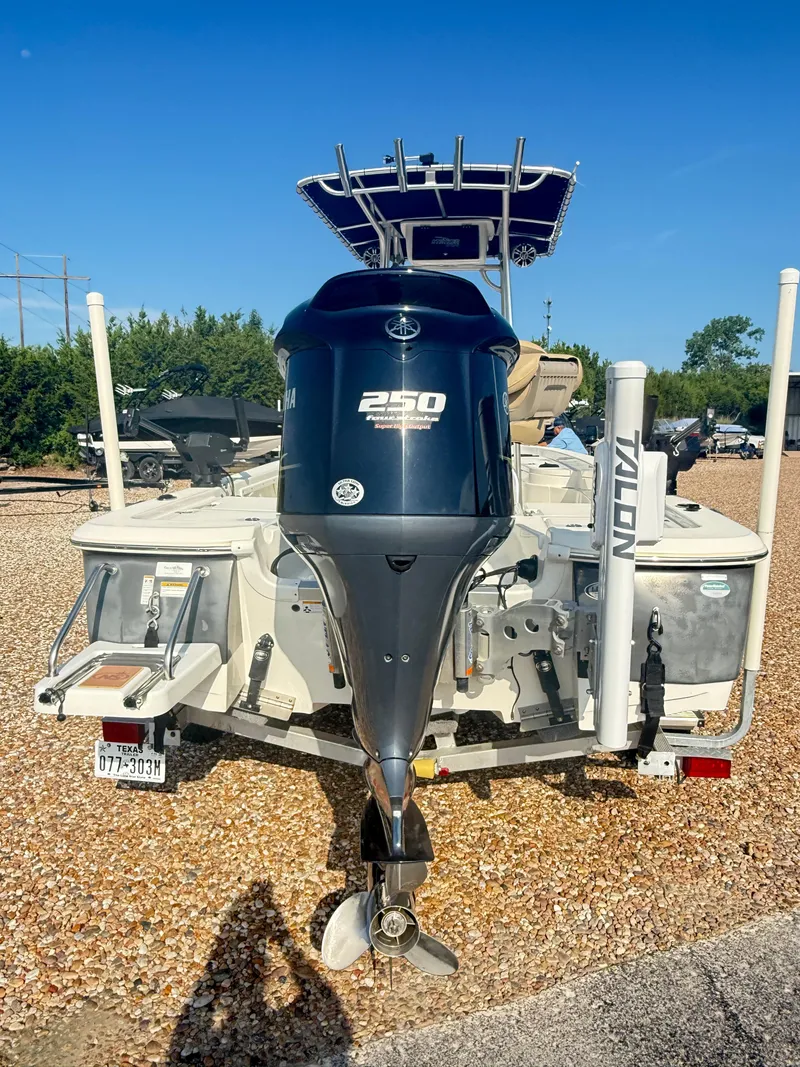 Slide: The Image of NauticStar 227 XTS BAY 2019 - 8