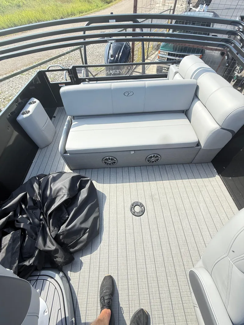 Slide: The Image of Veranda VTX22VLC 2023 - 19