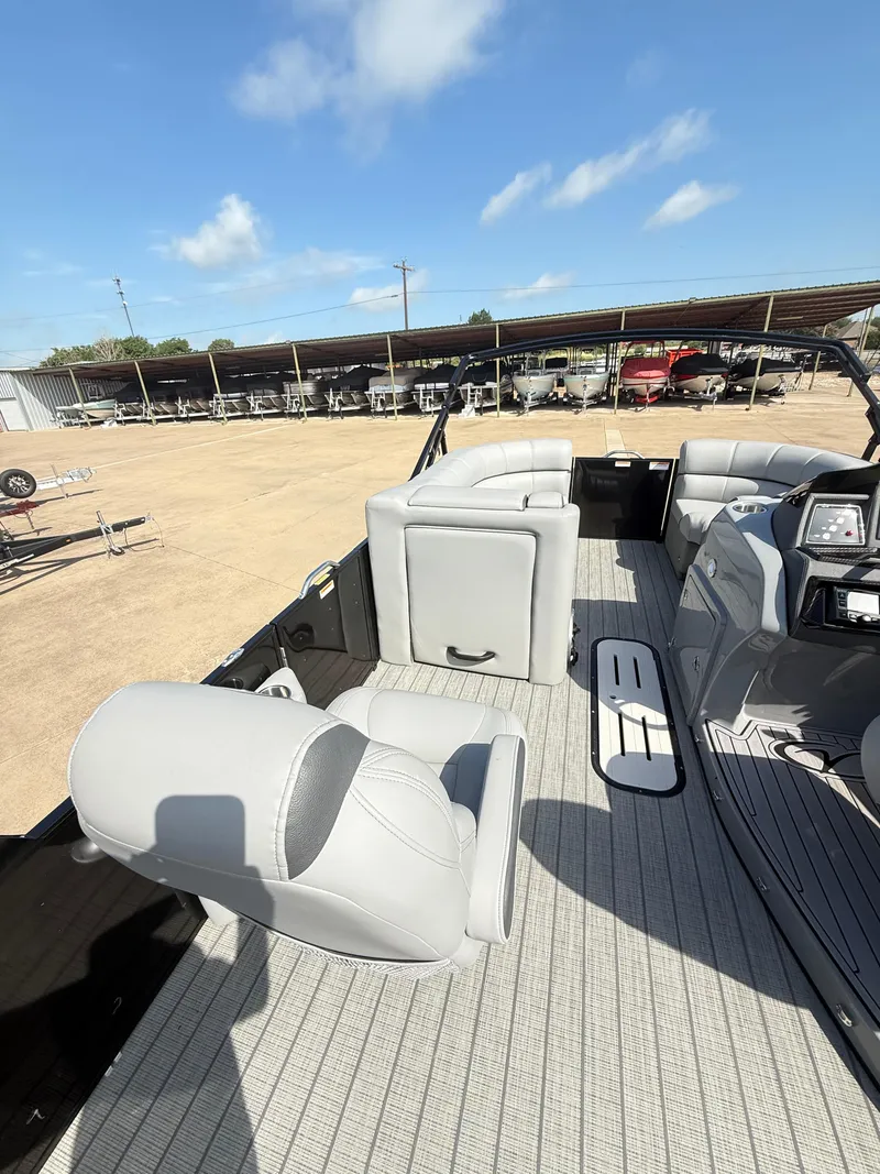 Slide: The Image of Veranda VTX22VLC 2023 - 22