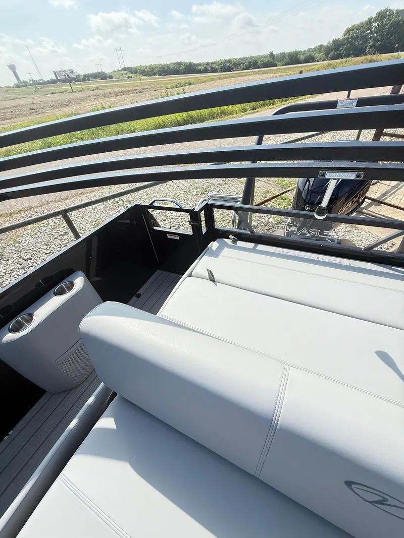 Slide: The Image of Veranda VTX22VLC 2023 - 23