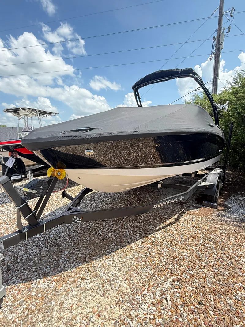 Slide: The Image of Chaparral 21 Surf 2022 - 4