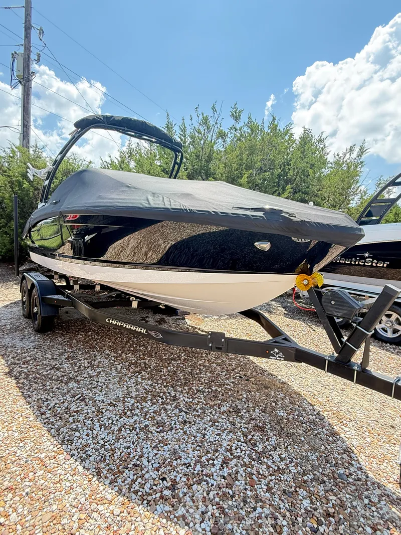 Slide: The Image of Chaparral 21 Surf 2022 - 5