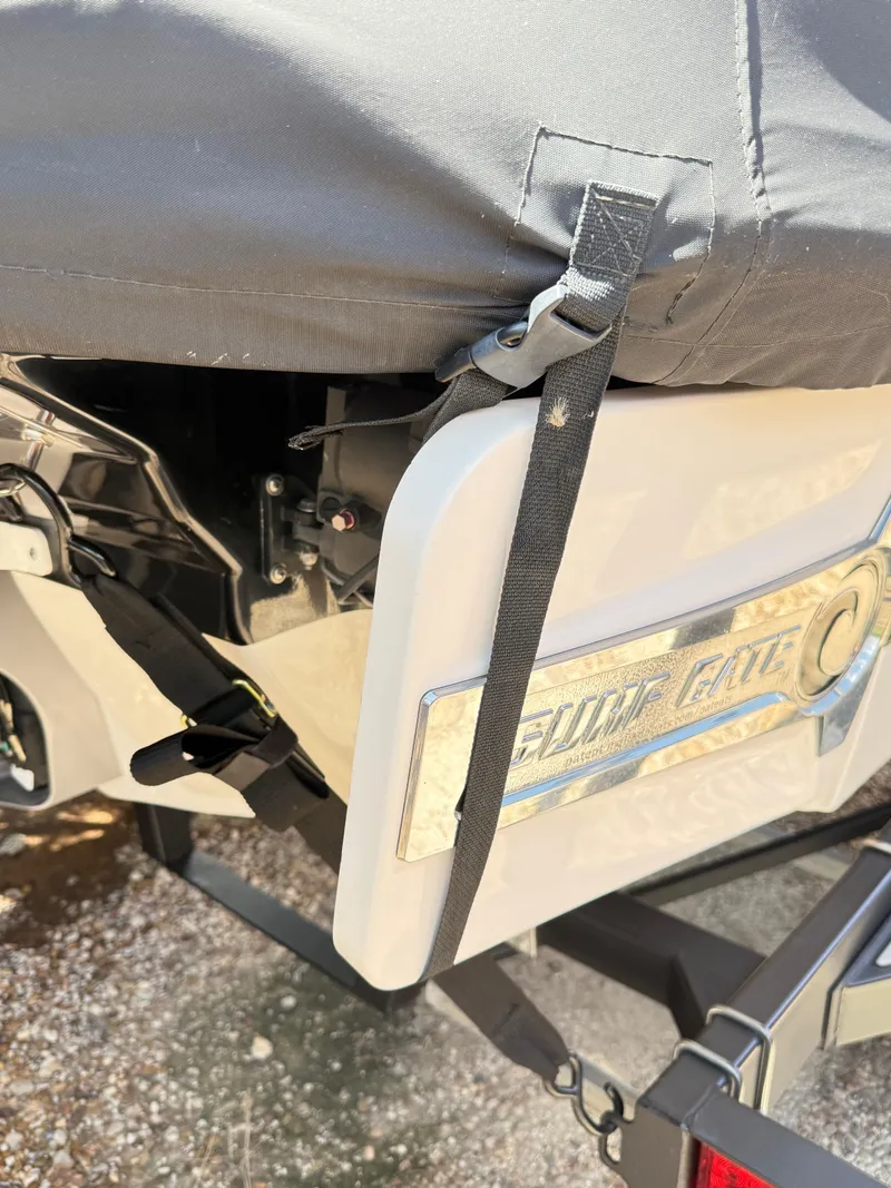 Slide: The Image of Chaparral 21 Surf 2022 - 8