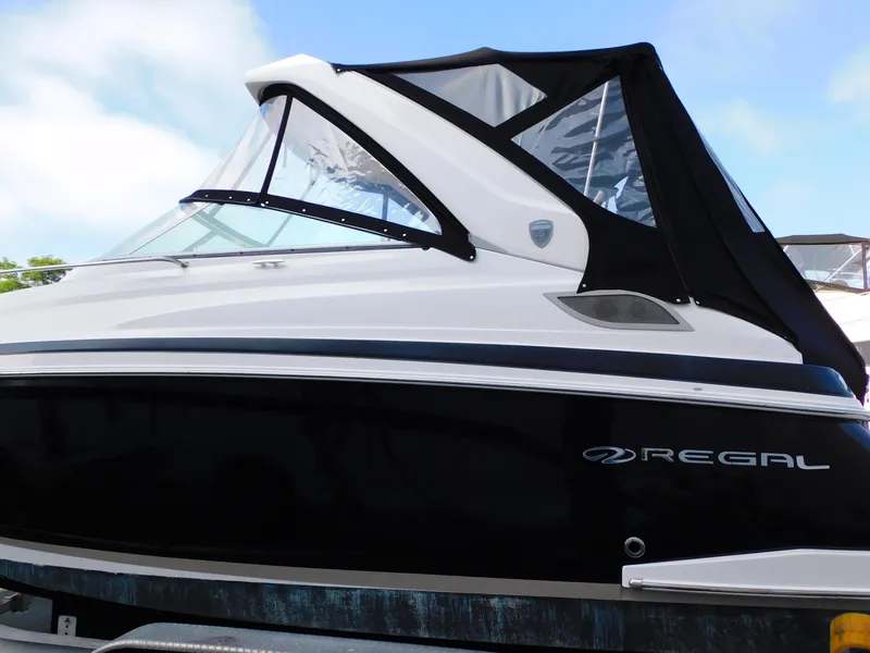 Slide: The Image of Regal 28 Express 2016 - 10