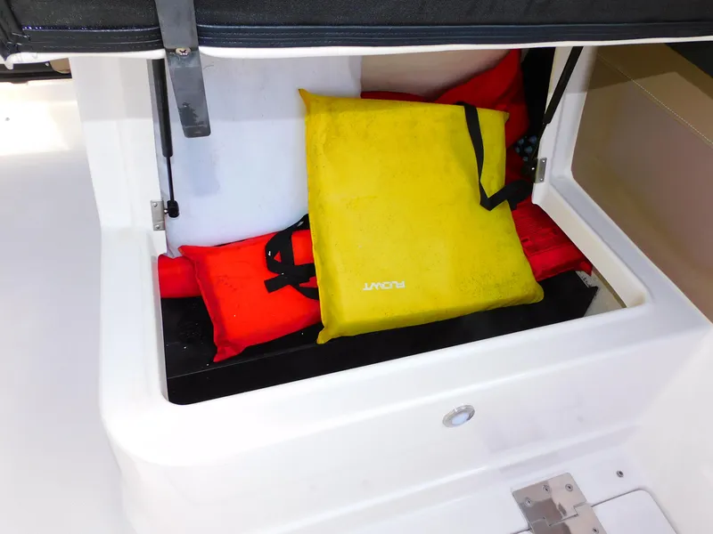 Slide: The Image of Regal 28 Express 2016 - 26