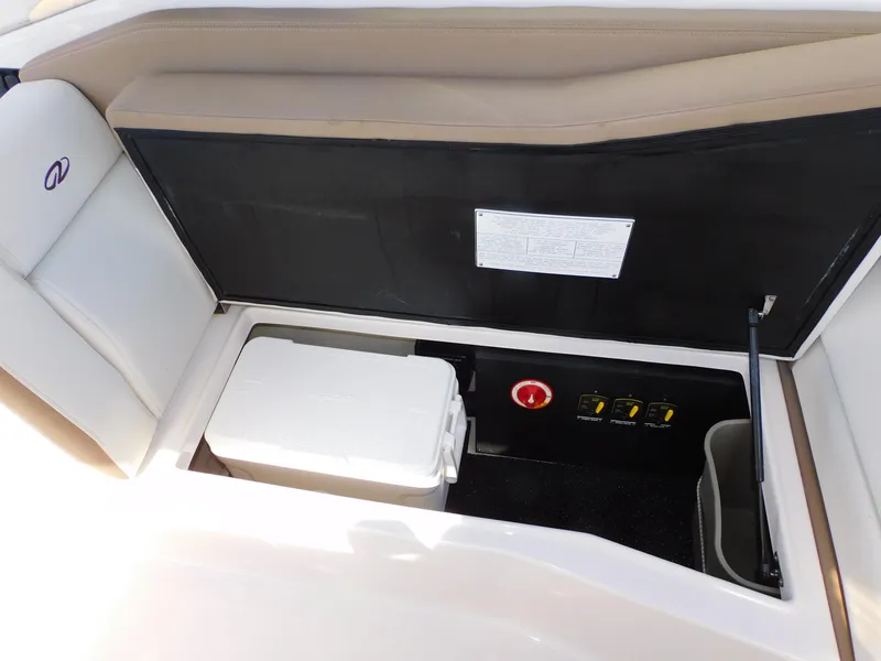 Slide: The Image of Regal 28 Express 2016 - 33