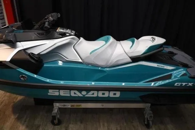 Slide: The Image of Sea-Doo GTX 2025 - 5
