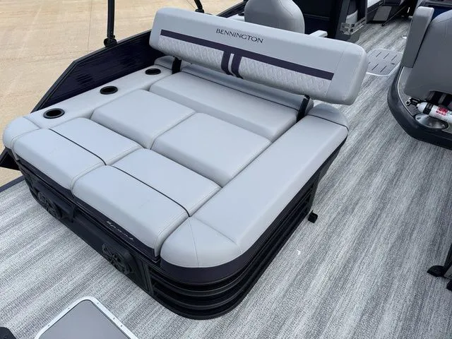 Slide: The Image of Bennington M Swingback 24 MSB 2025 - 10