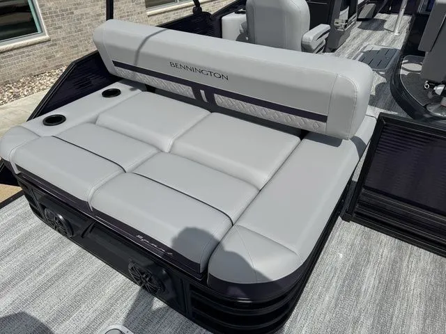 Slide: The Image of Bennington M Swingback 24 MSB 2025 - 11