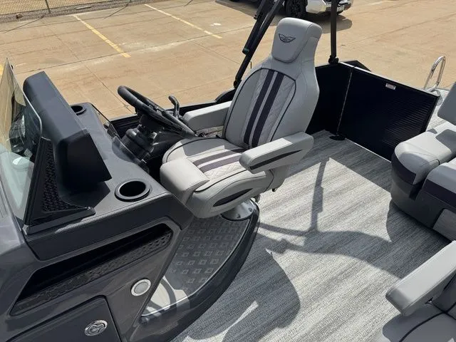 Slide: The Image of Bennington M Swingback 24 MSB 2025 - 15