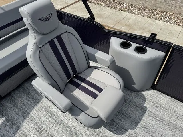 Slide: The Image of Bennington M Swingback 24 MSB 2025 - 18