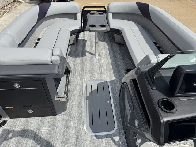 Slide: The Image of Bennington M Swingback 24 MSB 2025 - 23