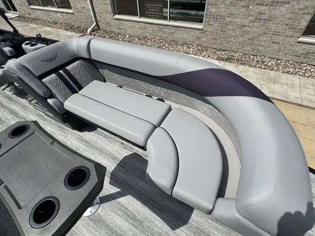 Slide: The Image of Bennington M Swingback 24 MSB 2025 - 24