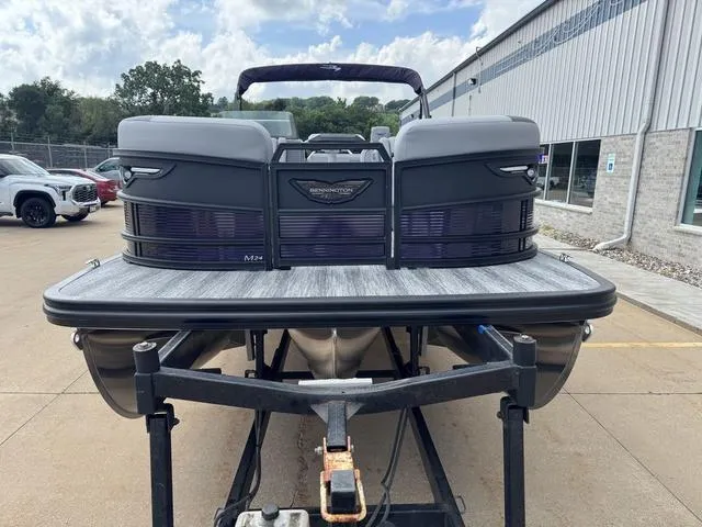 Slide: The Image of Bennington M Swingback 24 MSB 2025 - 4