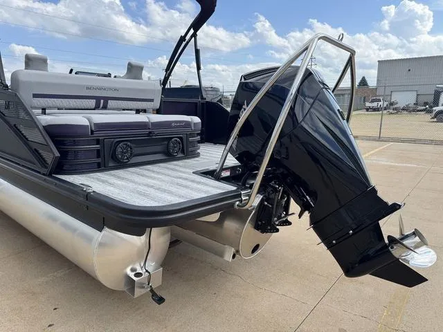 Slide: The Image of Bennington M Swingback 24 MSB 2025 - 6