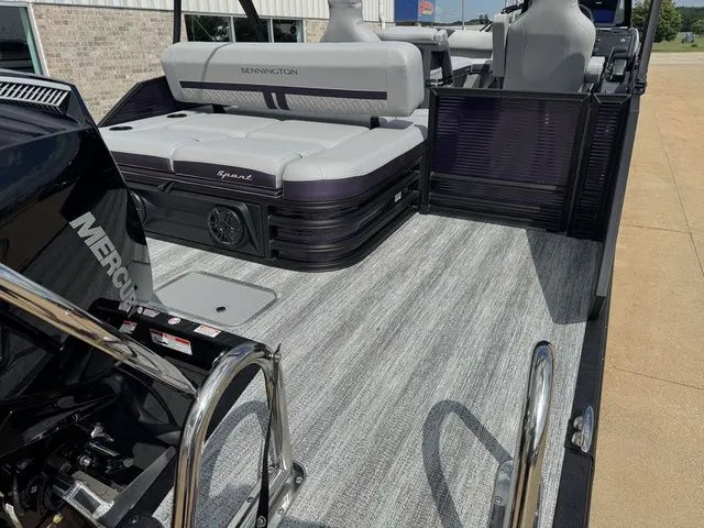 Slide: The Image of Bennington M Swingback 24 MSB 2025 - 8