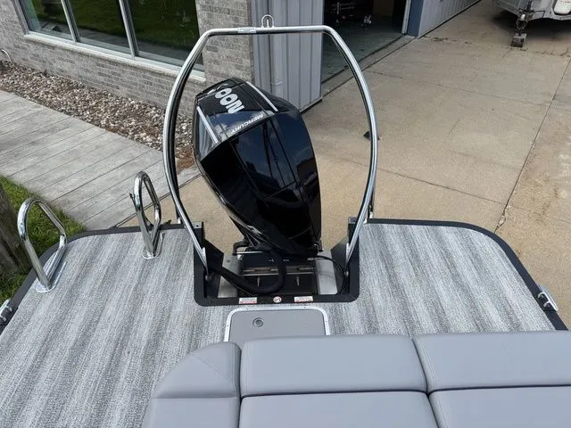 Slide: The Image of Bennington M Swingback 24 MSB 2025 - 9