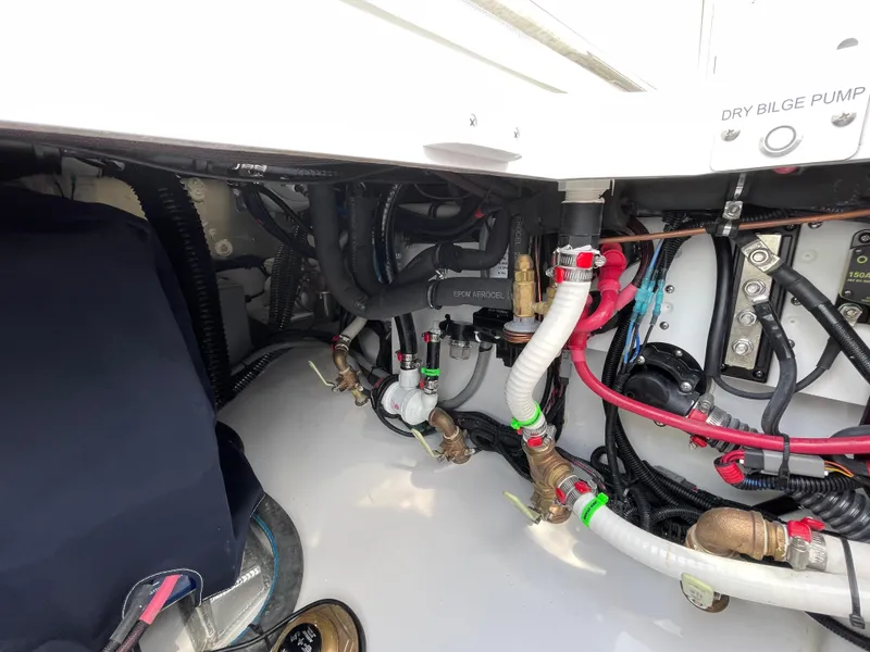 Slide: The Image of Everglades 375 Center Console 2026 - 54