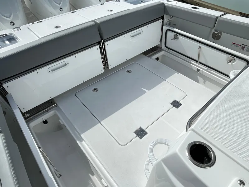 Slide: The Image of Everglades 375 Center Console 2026 - 55