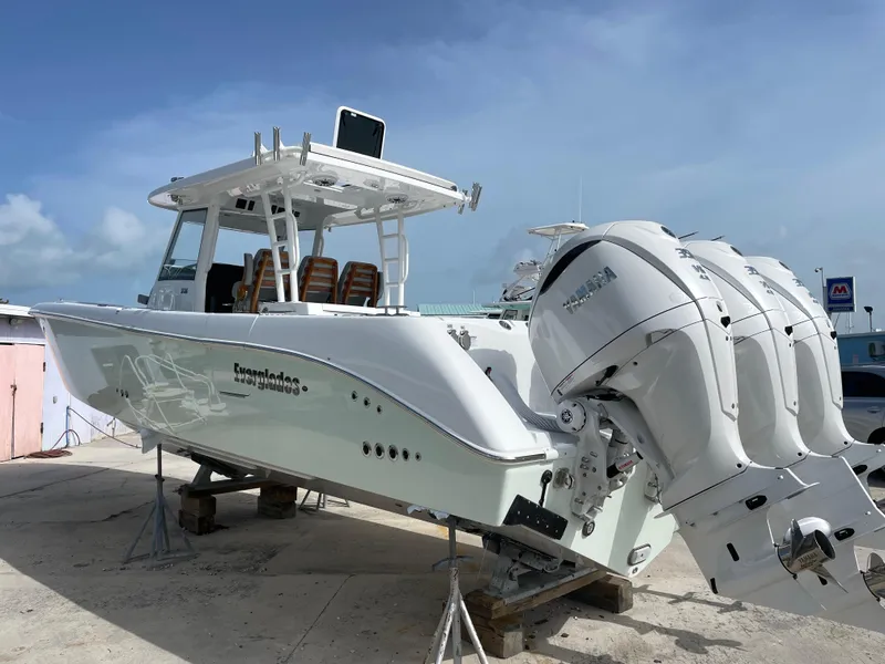 Slide: The Image of Everglades 375 Center Console 2026 - 65