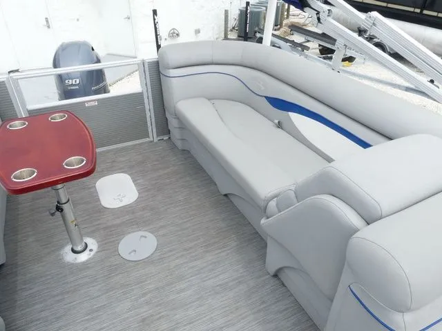 Slide: The Image of Bennington 22 SS 2022 - 11