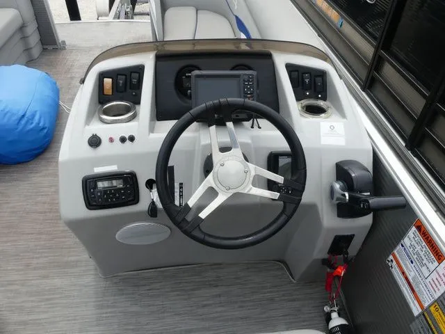 Slide: The Image of Bennington 22 SS 2022 - 9