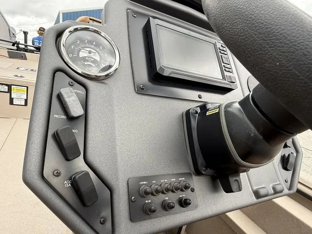 Slide: The Image of Avid 18 Rogue SC 2024 - 12