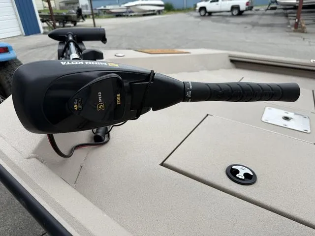 Slide: The Image of Avid 18 Rogue SC 2024 - 6