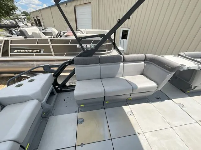 Slide: The Image of Sea-Doo SWITCH CRUISER 2023 - 6