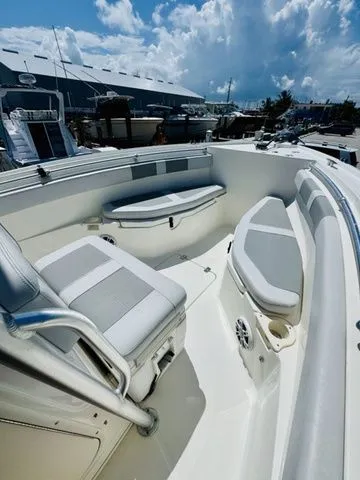 Slide: The Image of Mako 234 Center Console 2020 - 18