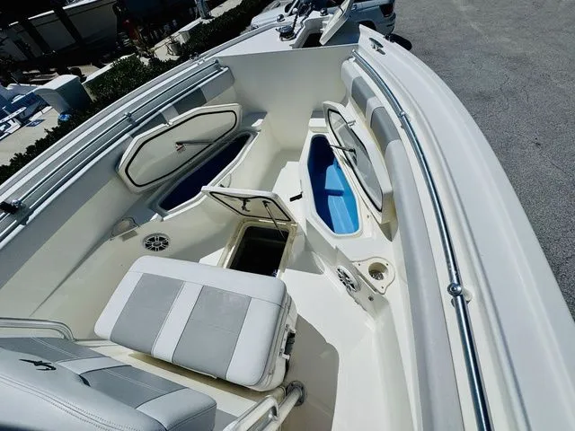 Slide: The Image of Mako 234 Center Console 2020 - 19