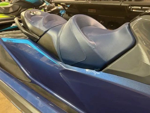 Slide: The Image of Sea-Doo GTX 170 2025 - 5