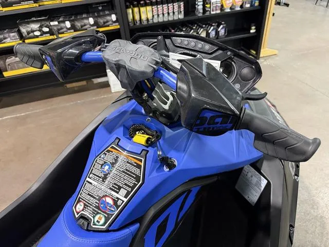 Slide: The Image of Sea-Doo Spark® Trixx™ 3-up Rotax® 900 H.O. ACE™ IBR 2022 - 3