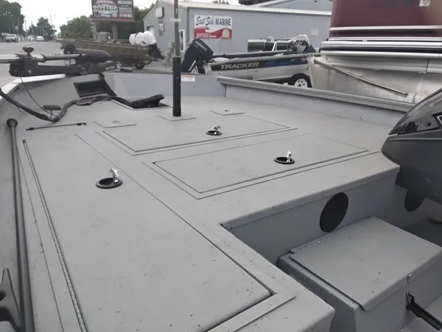 Slide: The Image of Lowe Stinger 175C 2019 - 3