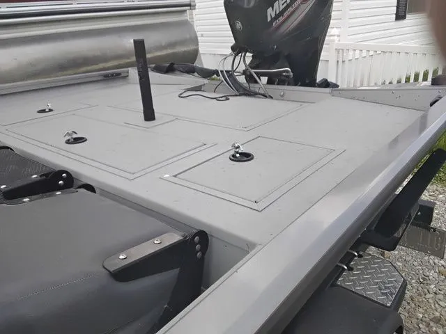 Slide: The Image of Lowe Stinger 175C 2019 - 5