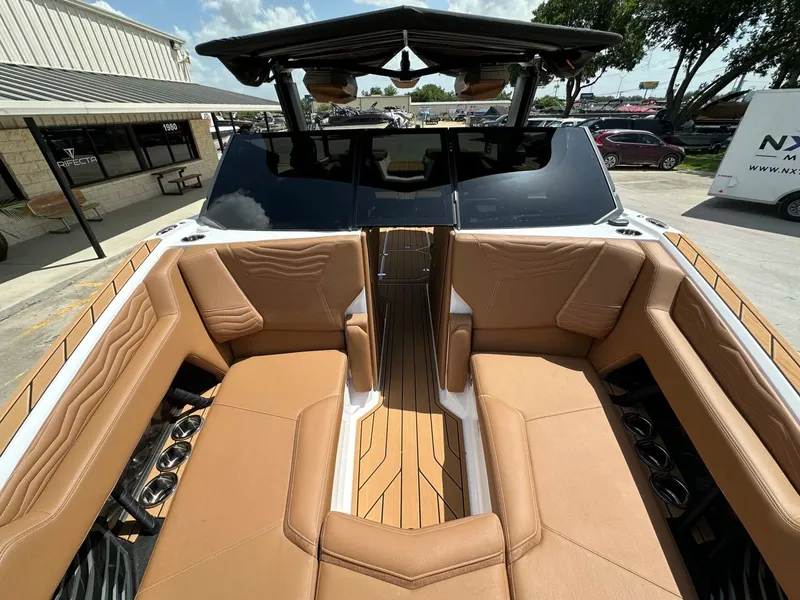 Slide: The Image of Nautique G23 2026 - 25